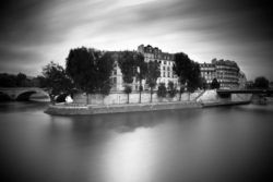 Ile Saint Louis et la Seine Image de Paris en Noir et Blanc