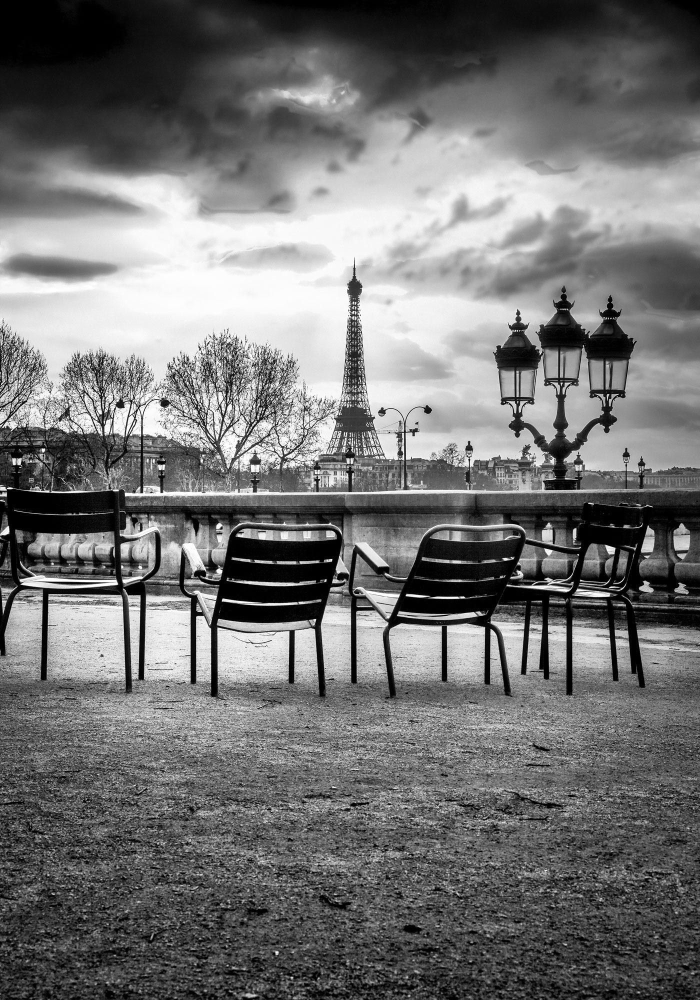 Le jardin des Tuileries Tour Eiffel en Noir et Blanc