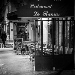Photo Paris Café Terrasse en Noir et Blanc - Brasserie Tirage Photographie