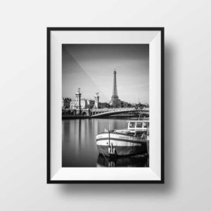 Photo Paris – La Tour Eiffel le Pont Alexandre III en Noir et Blanc