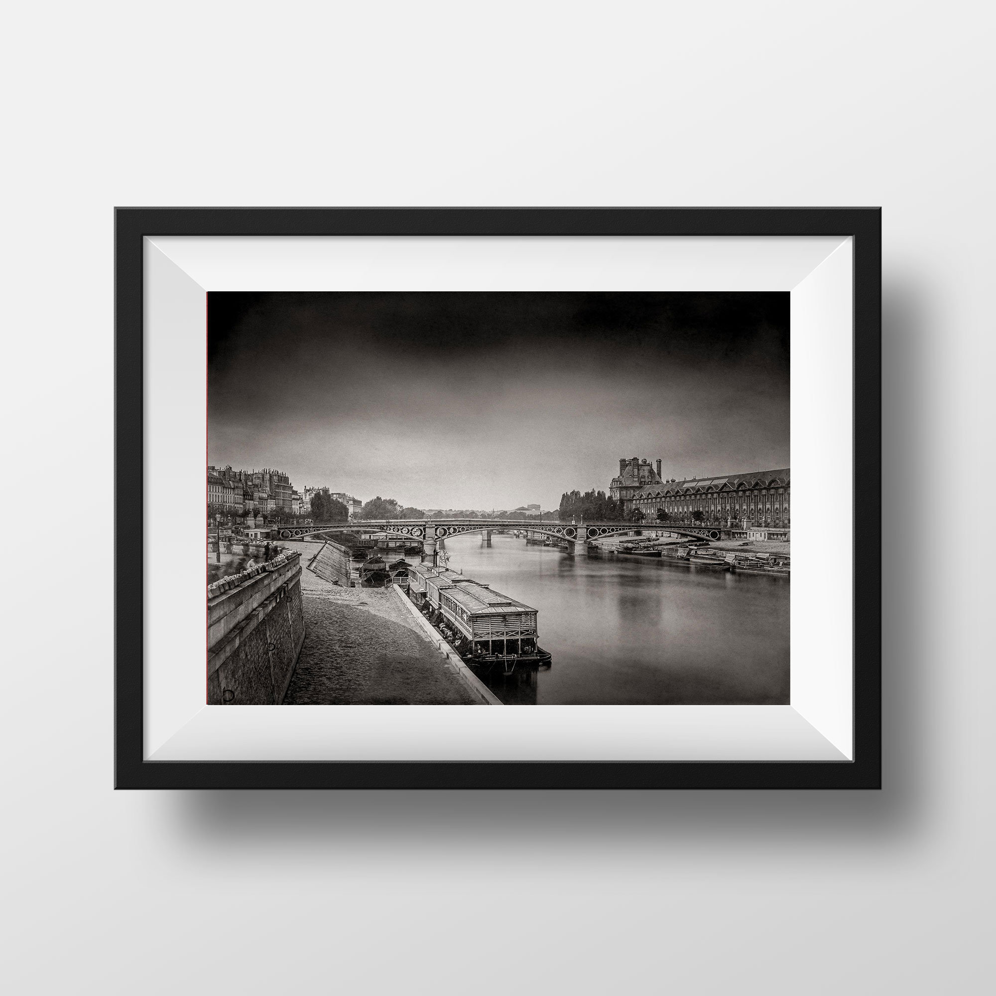 Photo Ancienne de Paris – Gustave Le Gray Pont du Carrousel et le Louvre Vieux Paris Image Restaurée Noir et Blanc Affiche Poster Décoration