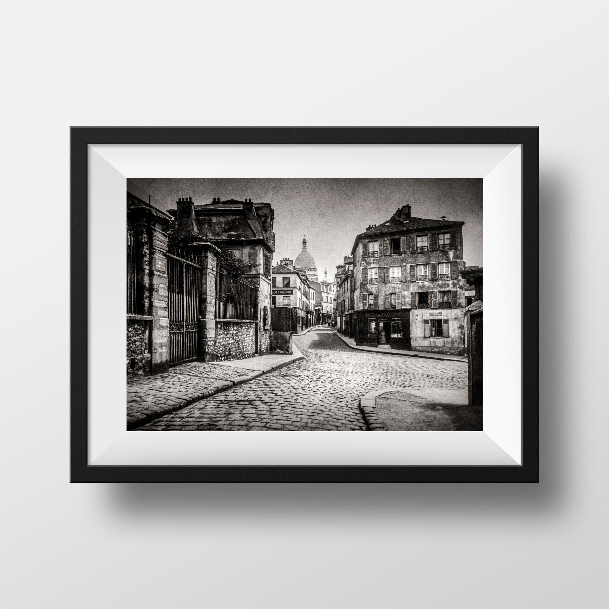 Photo Ancienne de Paris – Eugène Atget Montmartre et la Basilique Sacré Coeur 1900 Image Restaurée Noir et Blanc Affiche Poster Décoration
