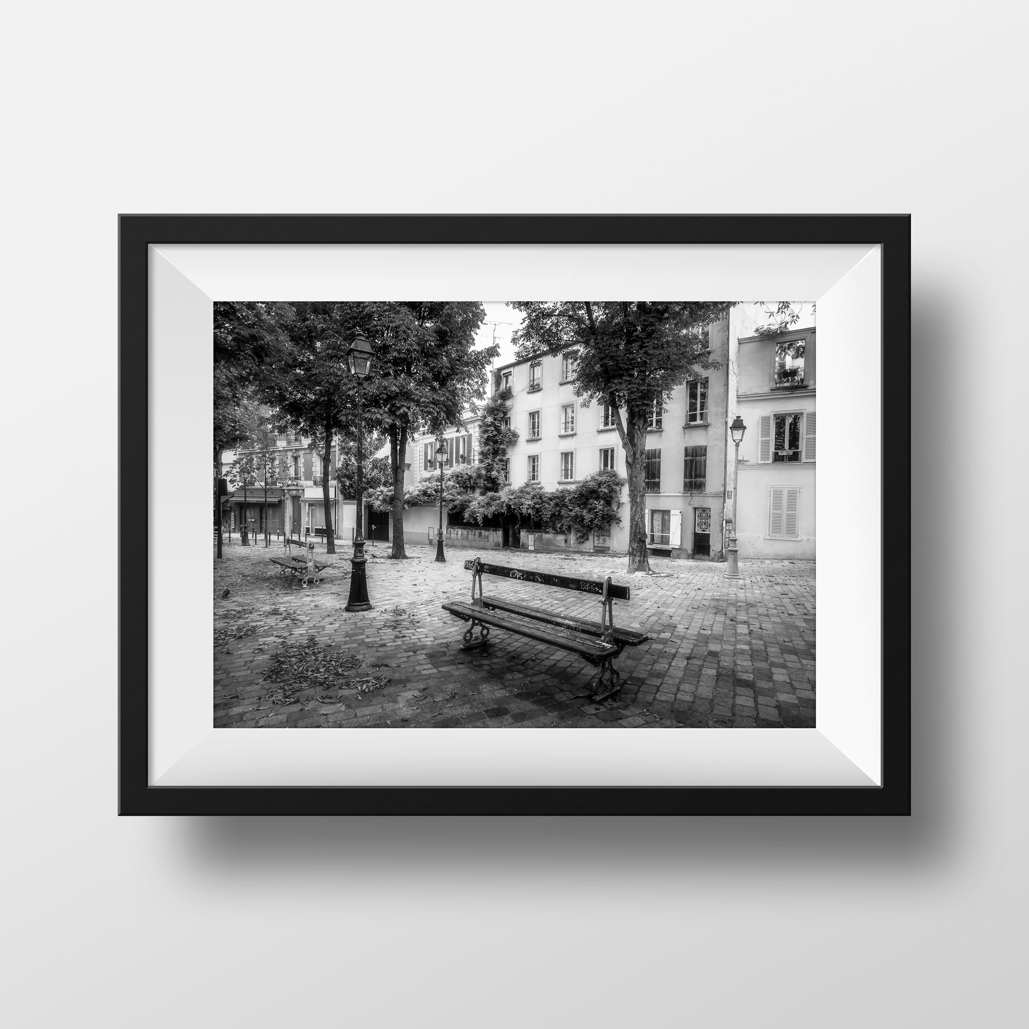 Photo Belleville Ménilmontant Place du Guignier Noir et Blanc