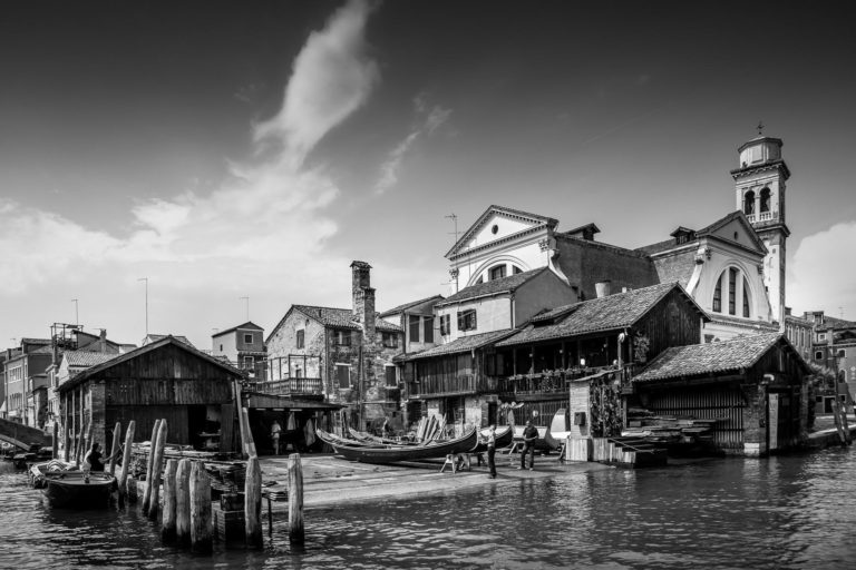 Photo Noir et Blanc Venise Squero de San Trovaso