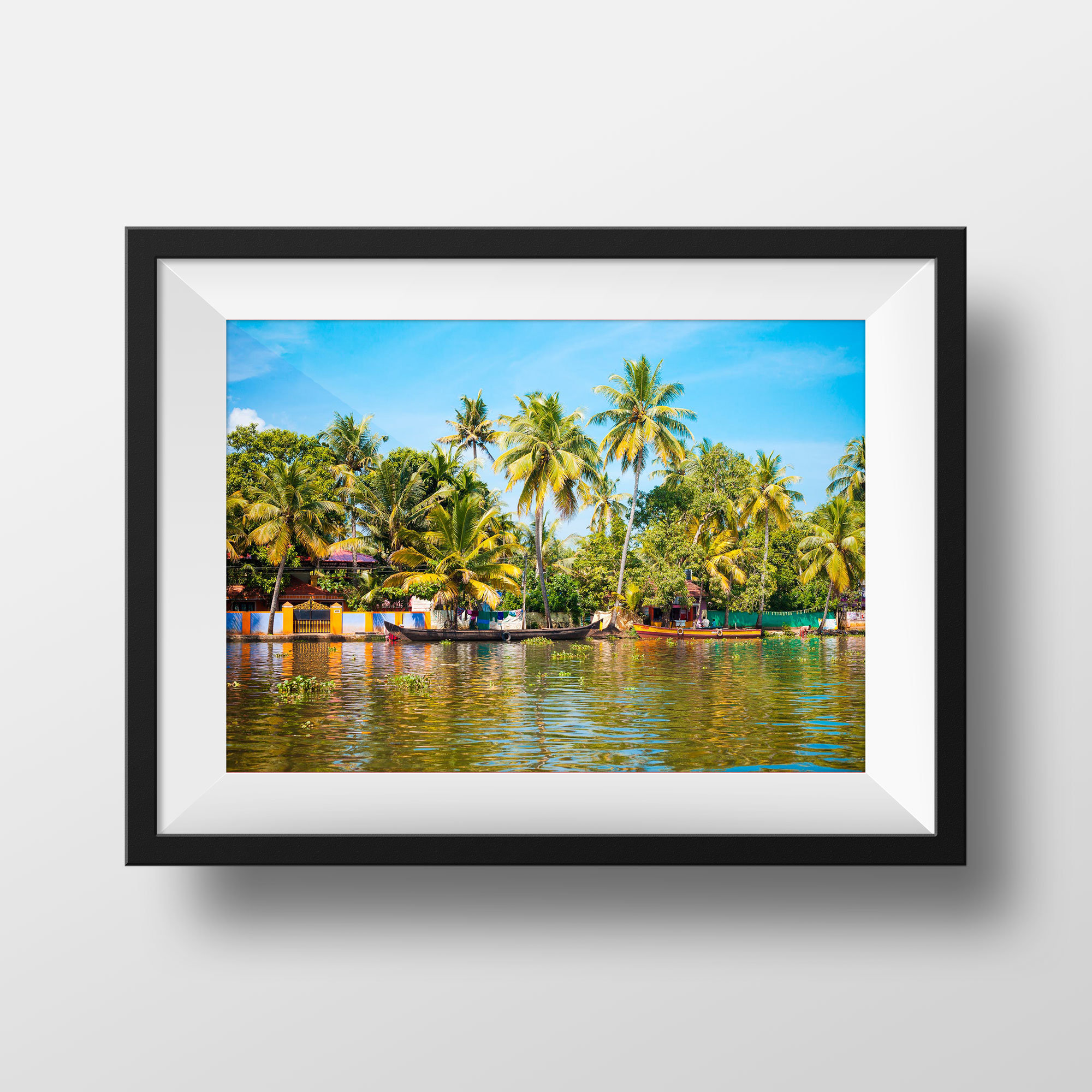 Tirage Photo Couleur – Inde - Kerala Backwaters Alleppey Bateaux Houseboat Palmiers Inde du Sud Affiche Poster Voyage Décoration Murale