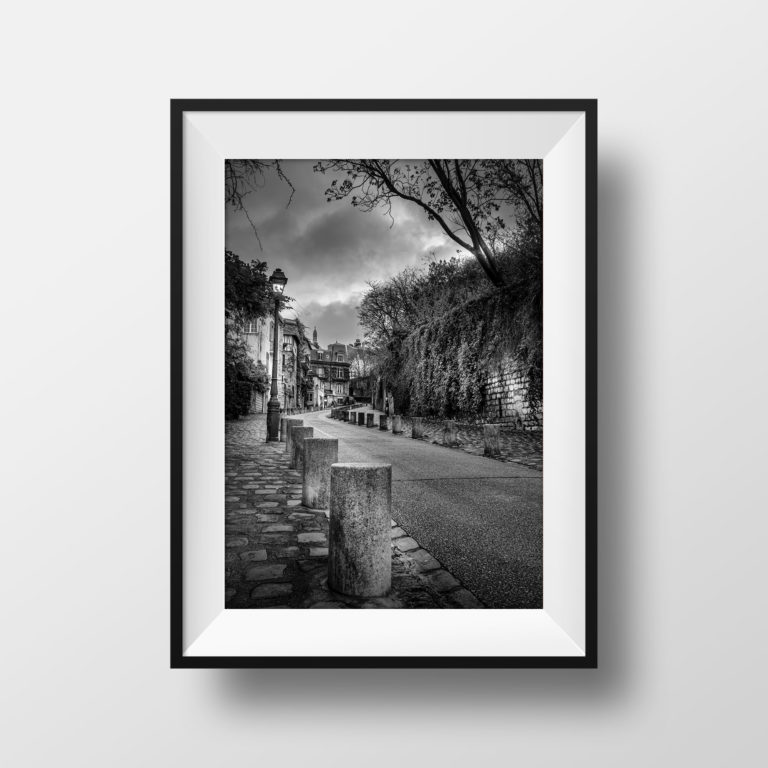 Tirage Photo de Paris Montmartre – Vieux Paris Rue De l'Abreuvoir Image en Noir et Blanc Affiche Poster Décoration