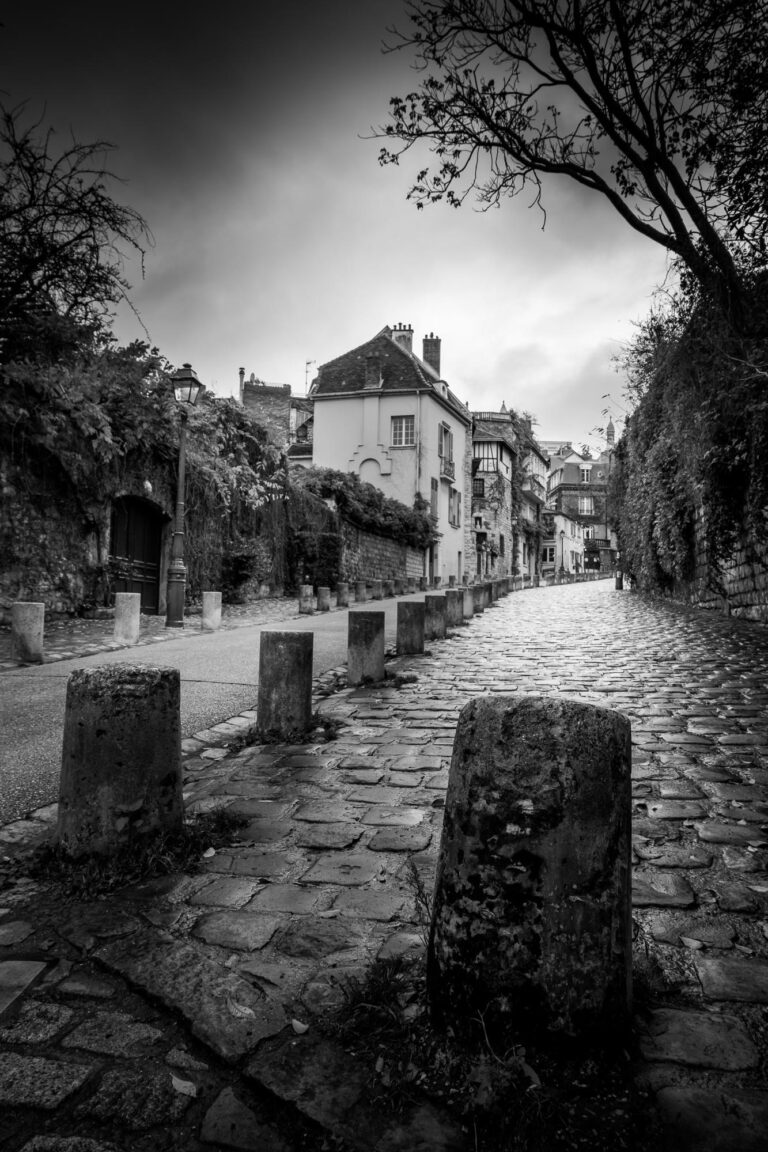 Photo Paris Montmartre – La Rue de l'Abreuvoir