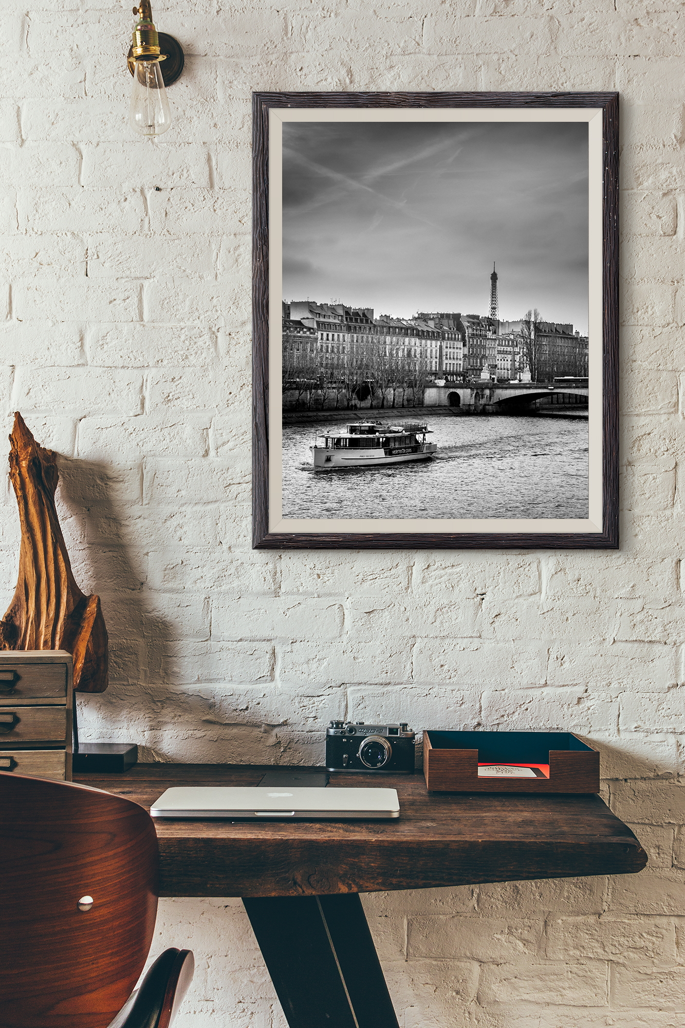 Photo Paris Noir et Blanc - La Seine Les Quais et la Tour Eiffel