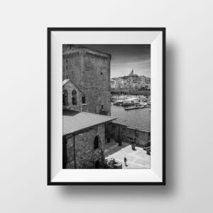 Marseille Noir et Blanc Le Vieux Port et le Fort Saint Nicolas