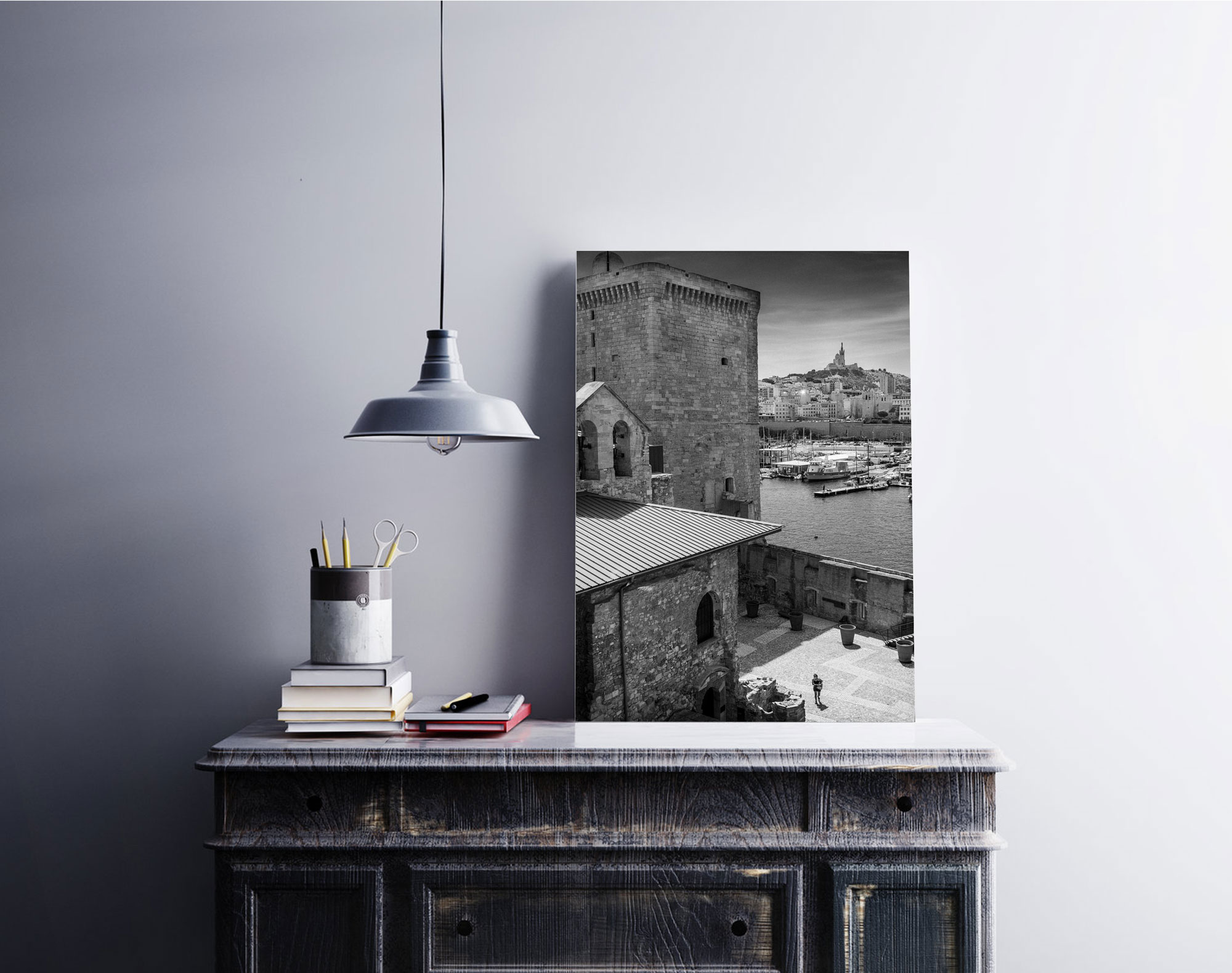 Marseille Noir et Blanc Le Vieux Port et le Fort Saint Nicolas