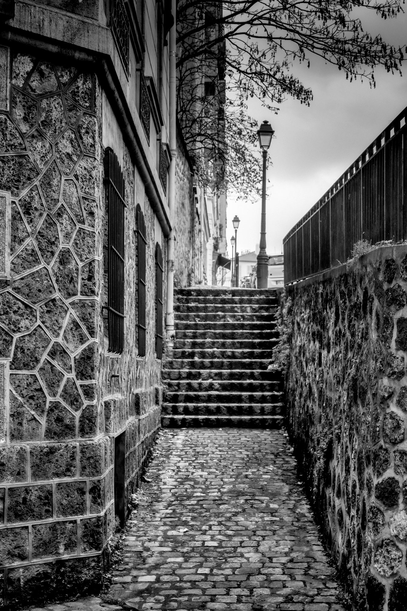 Tirage Photo Vieux Paris Montmartre – Escaliers rue Girardon Image en Noir et Blanc Affiche Poster Décoration Murale – Image 6