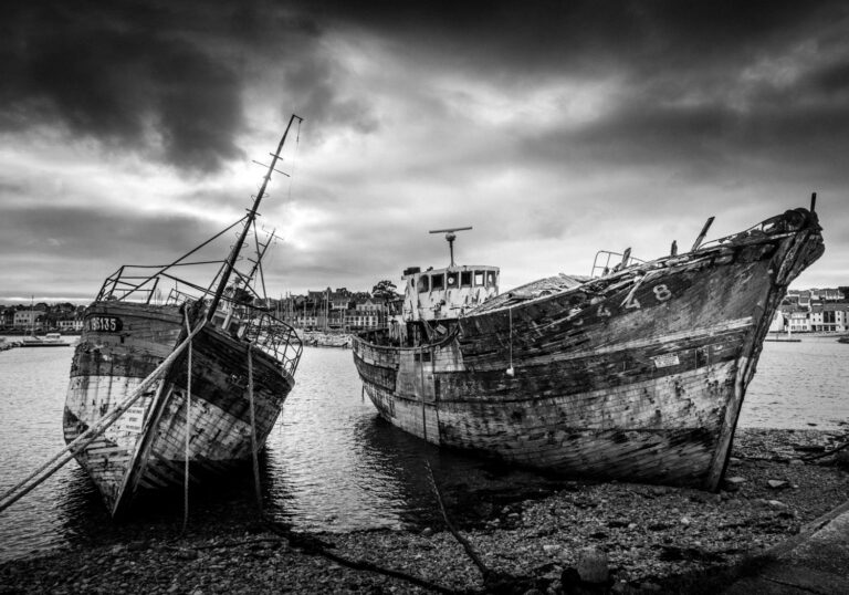 Photo Bretagne Cimetière bateaux - Crozon Camaret Image Noir et Blanc