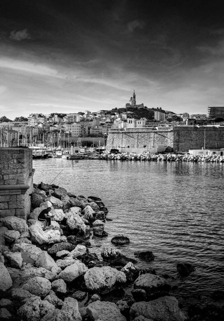Marseille Noir et Blanc – Notre Dame de la Garde et Le Vieux Port