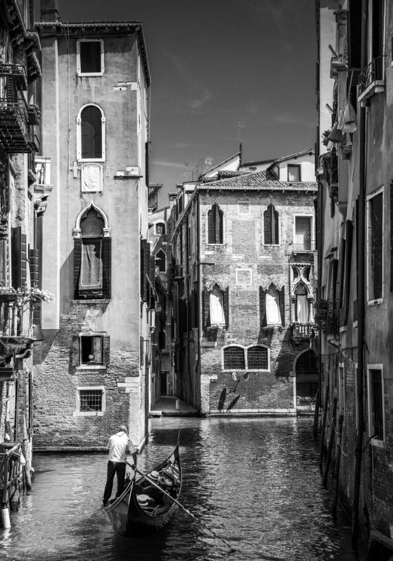 Photo Noir et Blanc Venise Gondoles Gondoliers