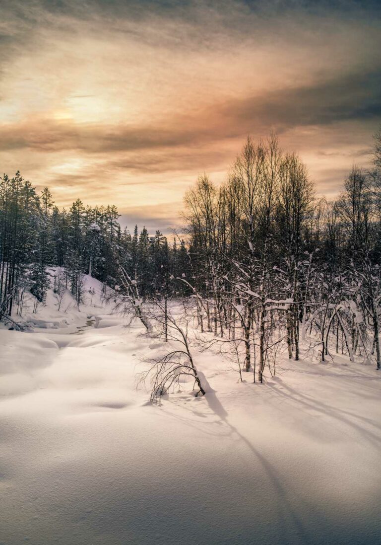 Tirage Photo Laponie – Finlande Paysage Neige Coucher de Soleil en Couleur Décoration Murale