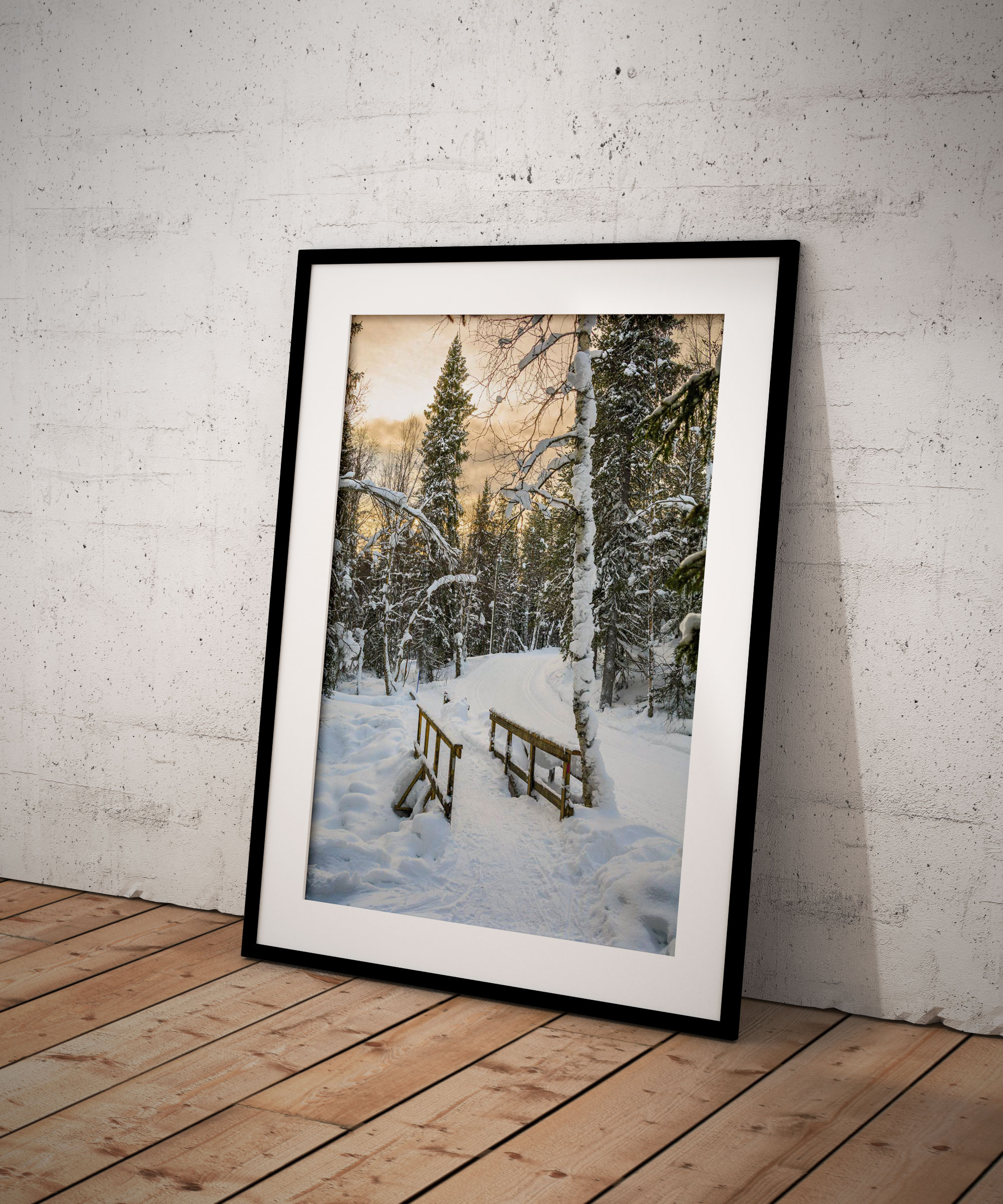 Tirage Photo Laponie – Finlande Paysage Neige Pont en Bois en Couleur Décoration Murale