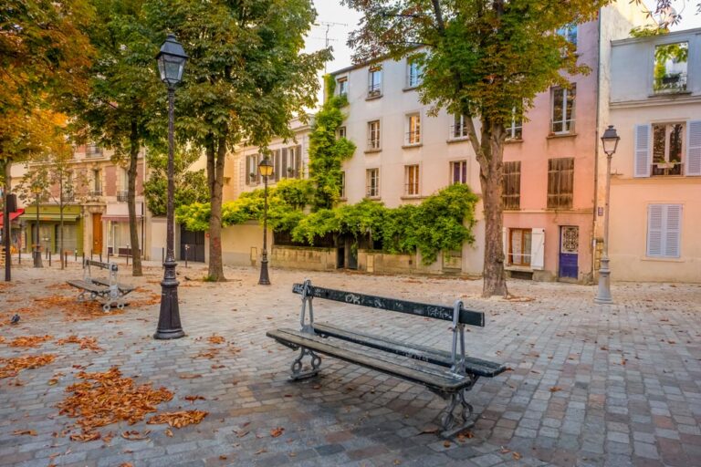 Paris - Belleville Ménilmontant Place du Guignier en couleur