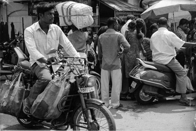 Inde Pondichery Homme en moto