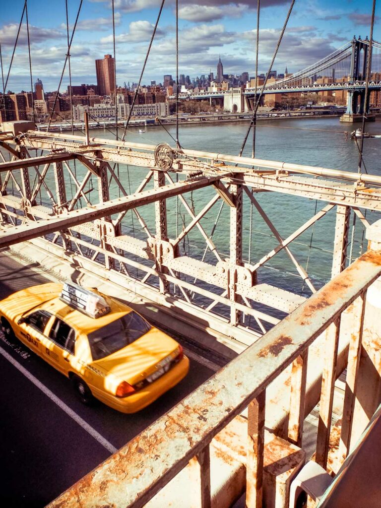 New-York Brooklyn Bridge Yellow Cab en couleur