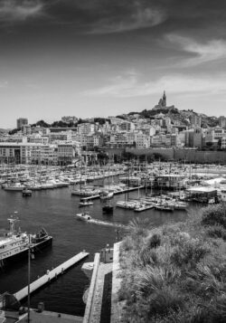 Marseille Noir et Blanc Le Vieux Port et Notre Dame de la Garde Marseille Noir et Blanc Le Vieux Port et Notre Dame de la Garde