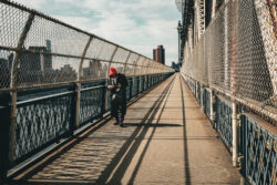 New-York Manhattan Bridge walker New-York Manhattan Bridge walker